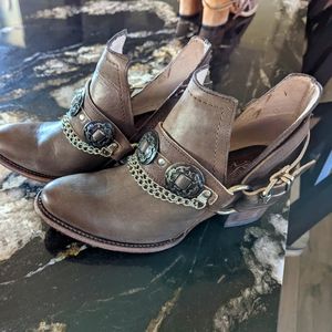 Freebird Mystic Brown Size 9